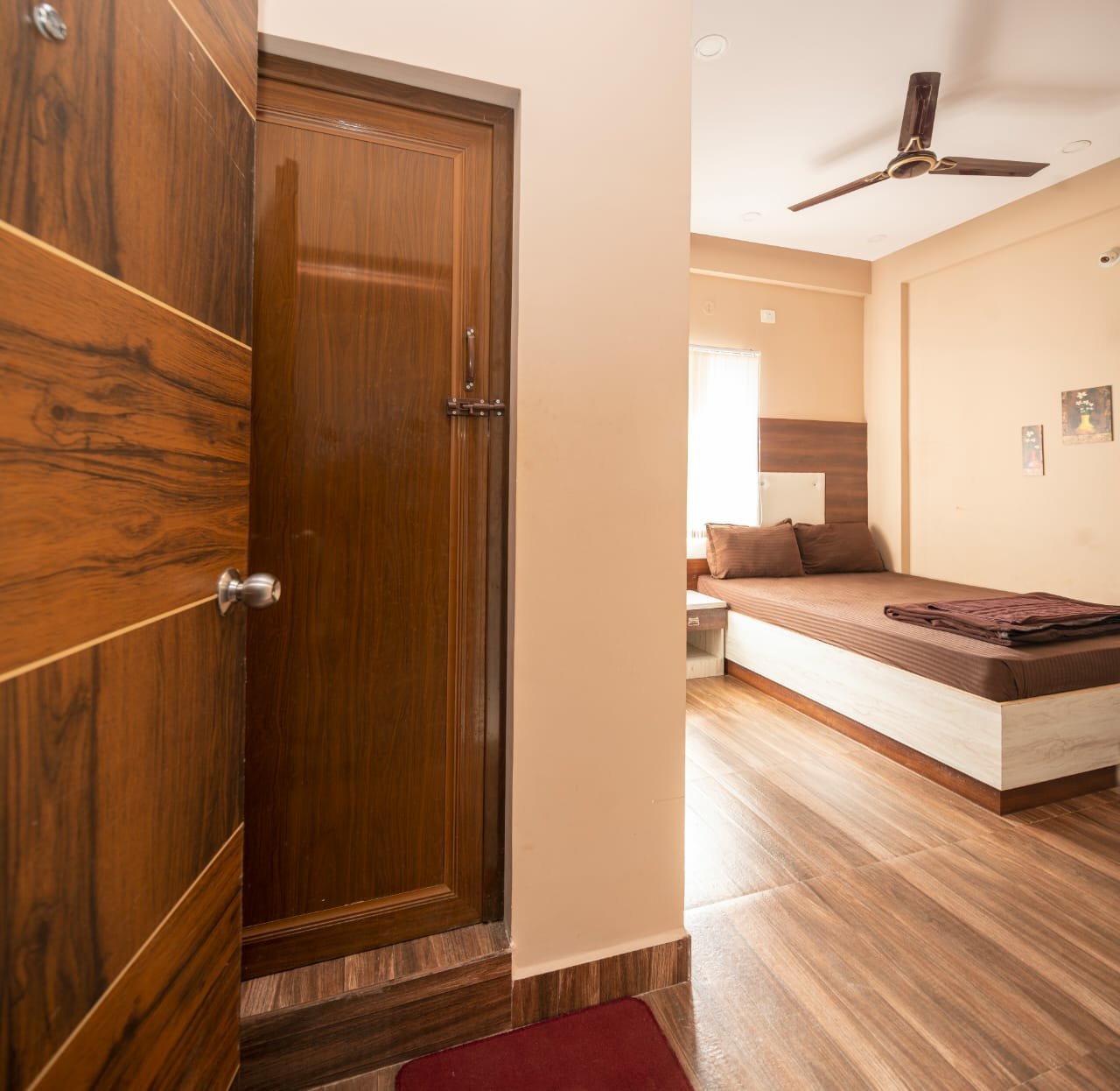 Premium Room - Kavins Inn