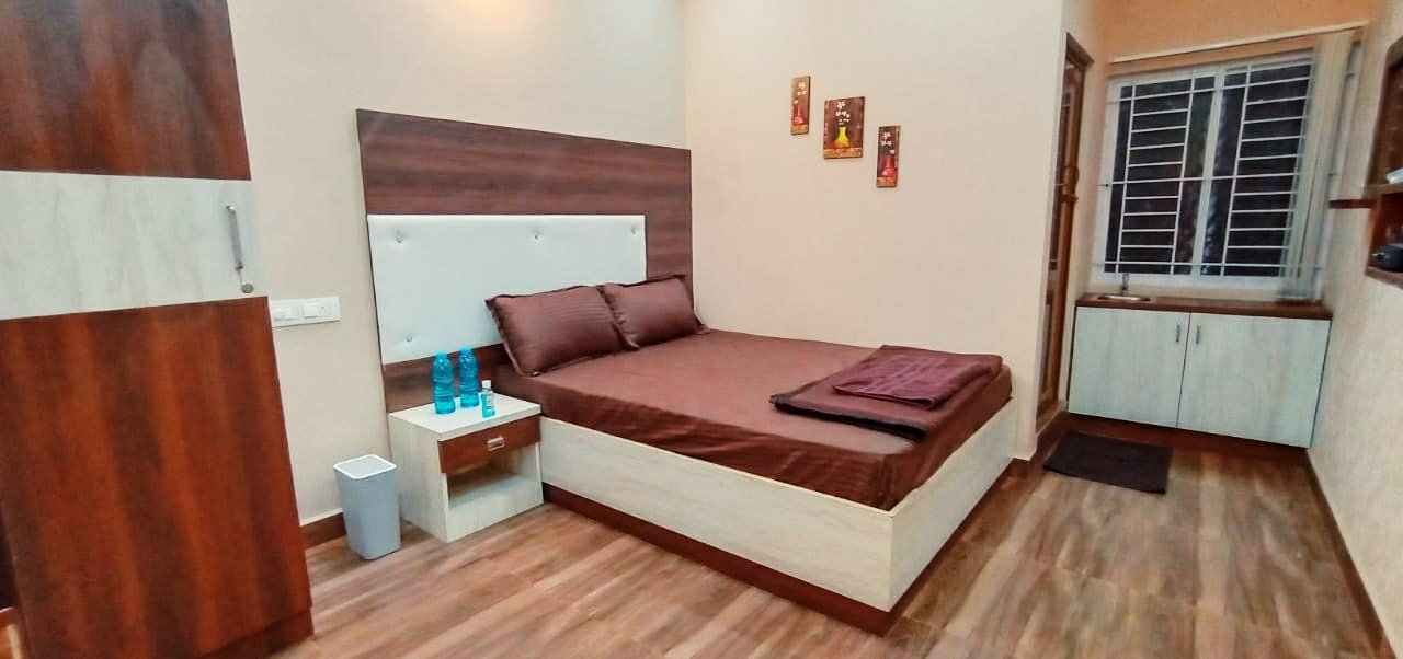 Rooftop Dining and Garden Space