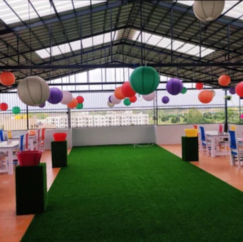 Rooftop Dining and Garden Space